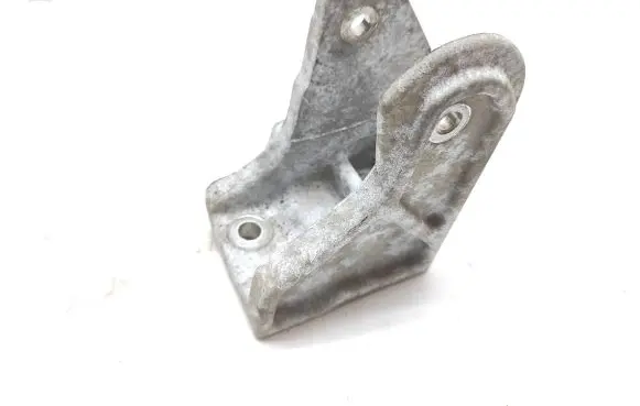 Citroen C4 Aircross Engine mounting bracket