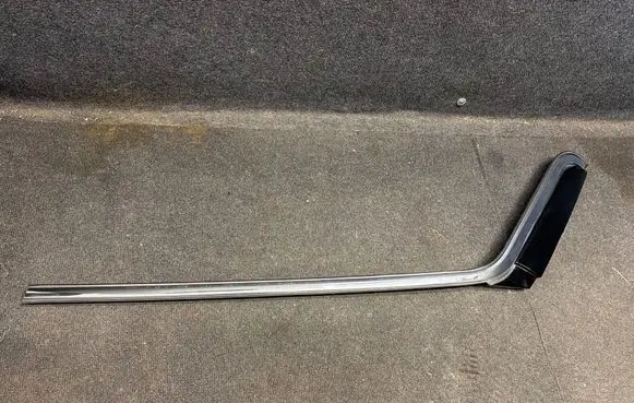 Jeep Grand Cherokee WL Rear side glass trim 6YK04TRMAA