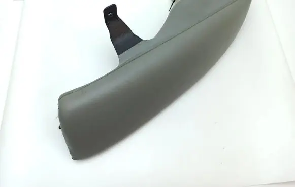Chrysler 300 - 300C Rear seat side bottom trim 0XX03XDBAC