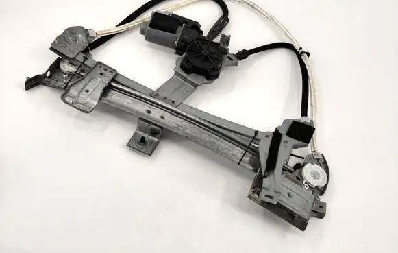 Peugeot 207 CC Front door electric window regulator 9680072080