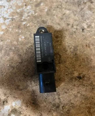 Mercedes-Benz E W211 Airbag deployment crash/impact sensor A0028202726 25571203A4