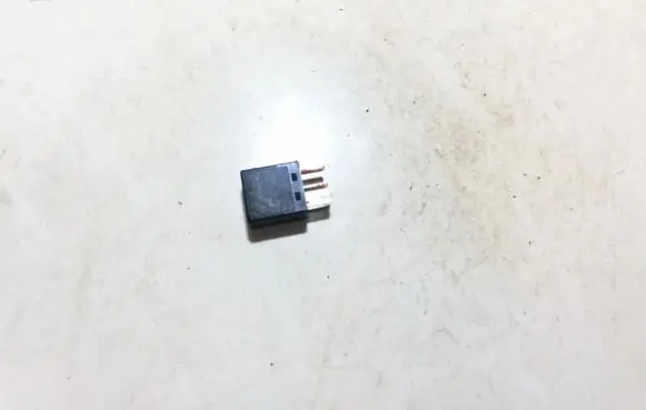 Mitsubishi Colt Other relay mb953382 v23075e1001x1