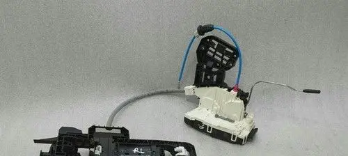Mercedes-Benz A W176 Coupe door lock (next to the handle) A2047303535