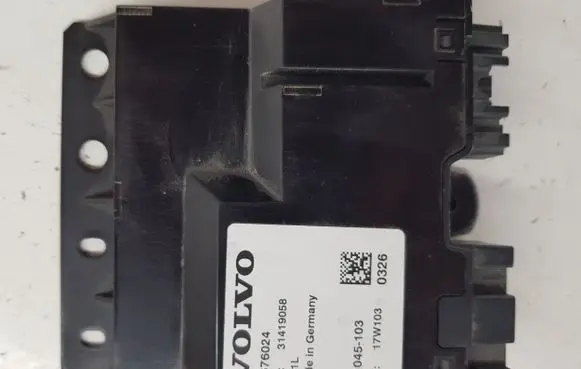 Volvo S90, V90 Tailgate/trunk control unit/module 31676024