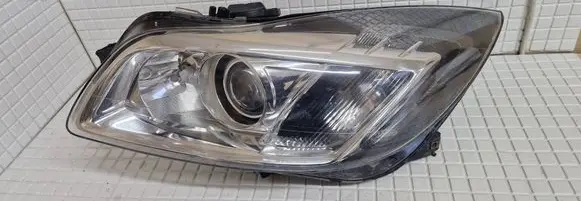 Opel Insignia A Headlight/headlamp 13226792