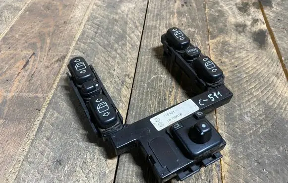 Mercedes-Benz S W220 Electric window control switch 2108214151 a2108214151