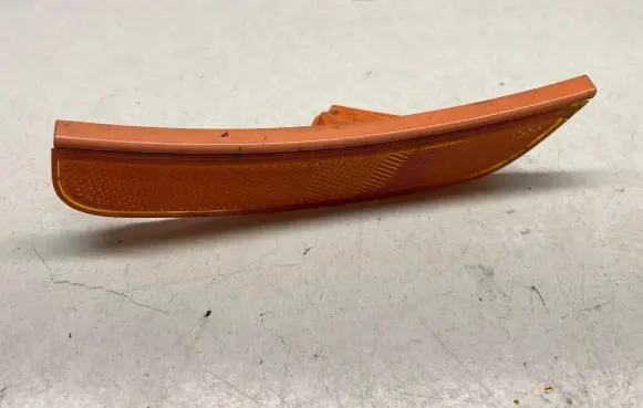 Chrysler Pacifica Front reflector 68229422AA