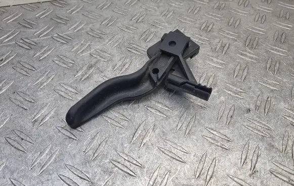 Opel Zafira B Engine bonnet (hood) release handle 218186591