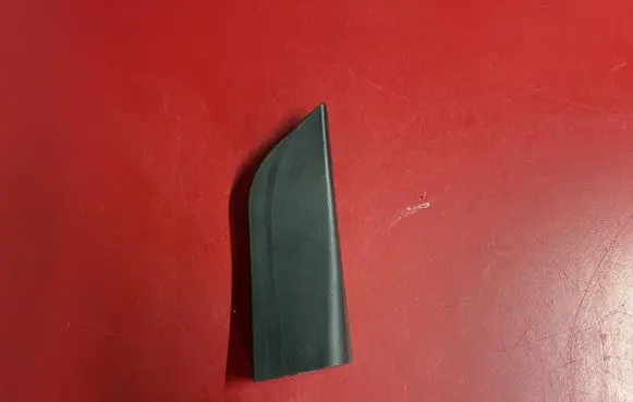 Chrysler Town u0026 Country V Front door glass trim molding 