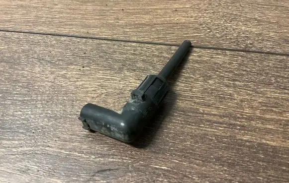 Mercedes-Benz E W211 Coolant level sensor 2205450024