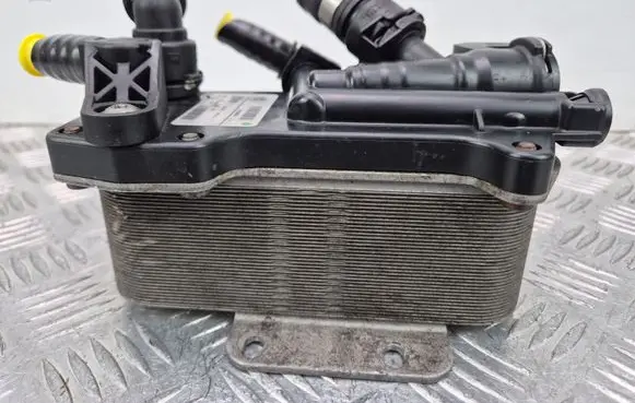 BMW 5 F10 F11 Engine oil radiator 763858201 M153717C