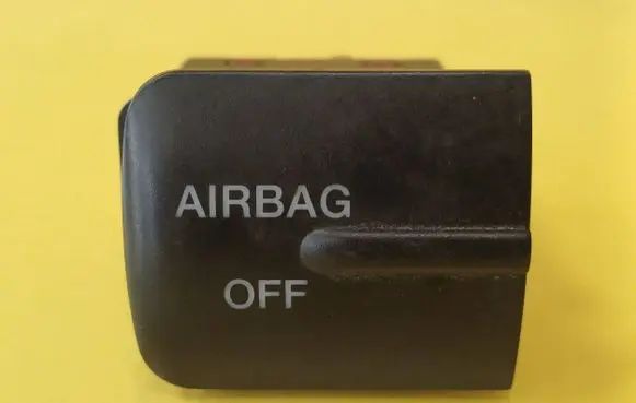 Passenger airbag on/off switch