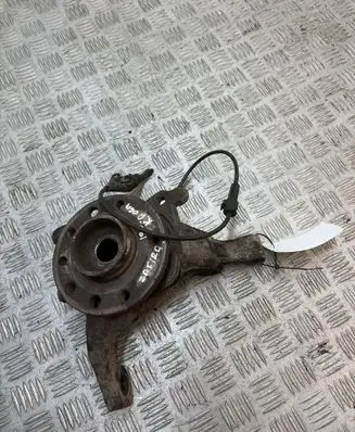 Opel Zafira B Front wheel hub 