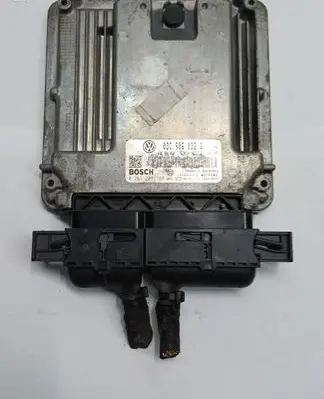 Volkswagen Golf V Engine control unit/module 03C906032Q 0261201768 MED1751