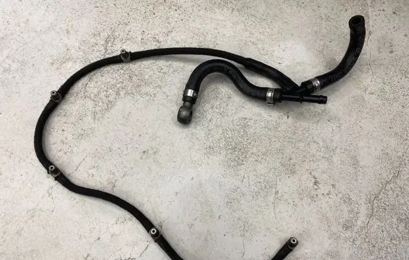 Volvo XC90 Fuel return line/hose 30750916 30757520