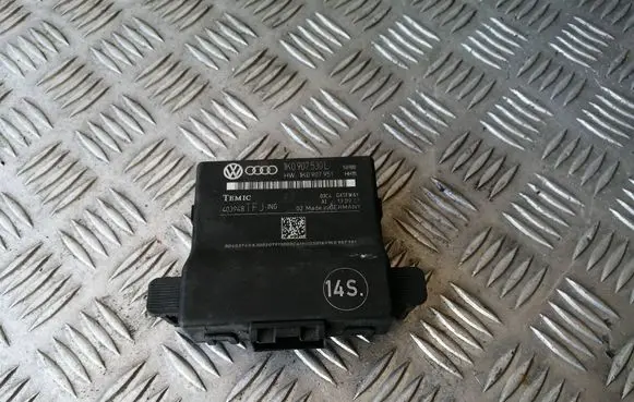 Volkswagen Touran I Gateway control module 1K0907530L 1K0907951