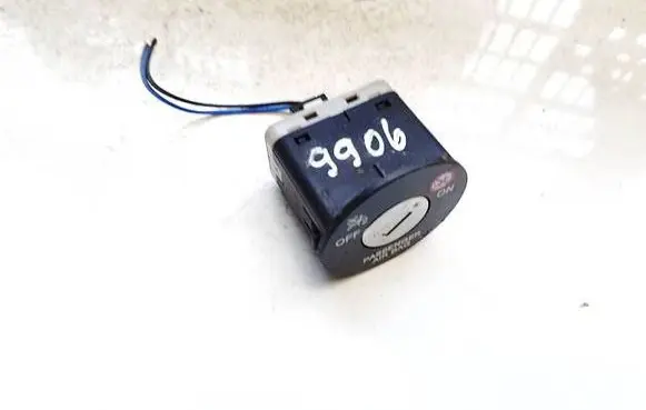 Passenger airbag on/off switch