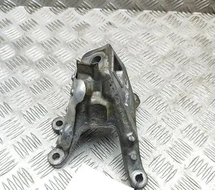 BMW 3 G20 G21 Engine mounting bracket 6876206