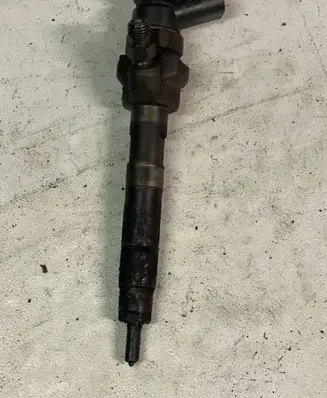 BMW 1 F20 F21 Fuel injector 7798446