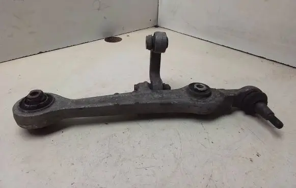 Volkswagen PASSAT B5.5 Front control arm 4B3407155A