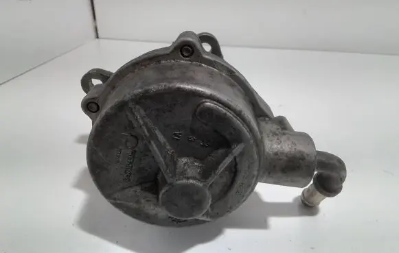 Volvo S40, V40 Vacuum pump 72117215E