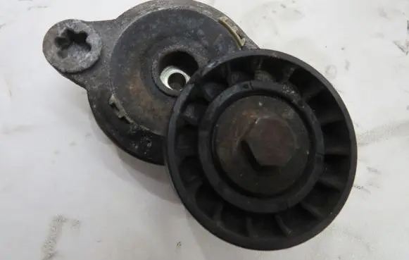 Volvo S60 Timing belt tensioner GMAUTO4574097