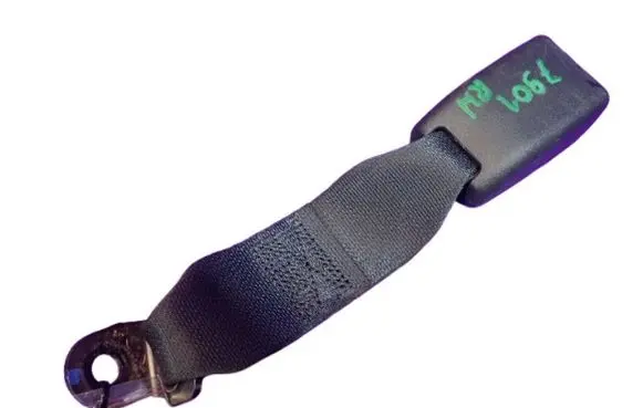 Suzuki Splash Front seatbelt buckle