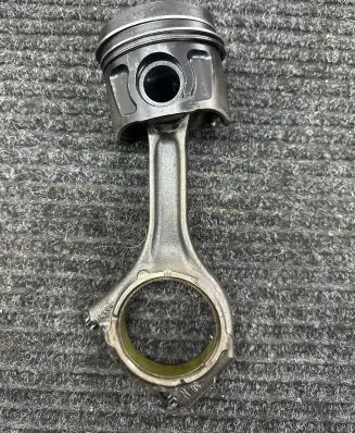 Jeep Grand Cherokee Piston with connecting rod