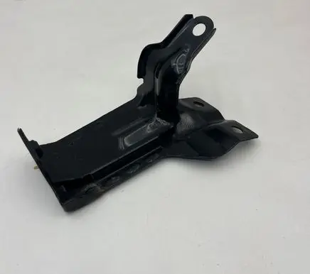 Volvo XC70 Radiator mount bracket 31261931