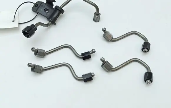 KIA Sportage Fuel injector supply line/pipe 
