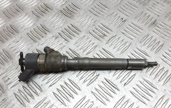 KIA Carens I Fuel injector