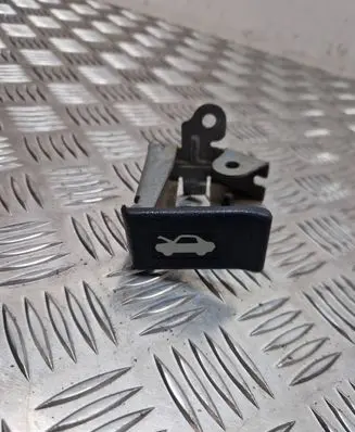 Honda CR-V Engine bonnet (hood) release handle