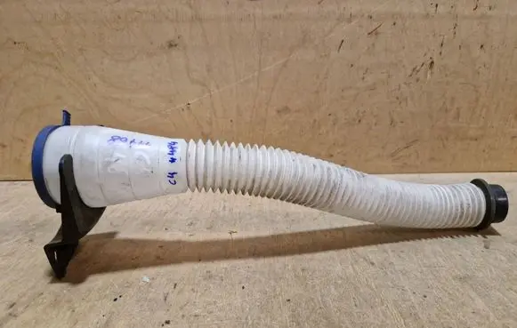 Citroen C4 I Window washer liquid tank fill tube 