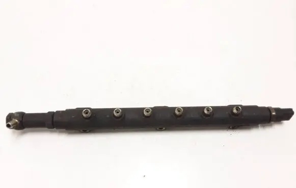 Volvo XC90 Fuel main line pipe 30622085