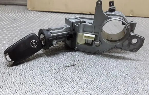 Opel Astra H Ignition lock N0501882