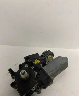 Audi A3 S3 8L Front door window regulator motor 8L3959802