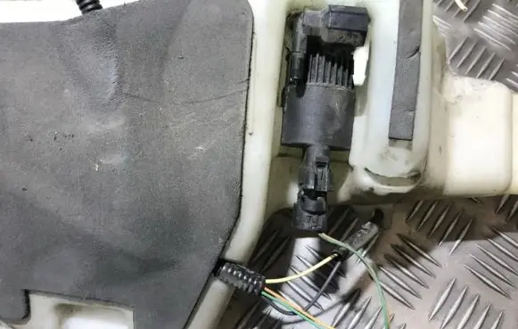 Renault Scenic I Windscreen/windshield washer pump
