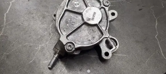 Ford Kuga I Vacuum pump 1305U