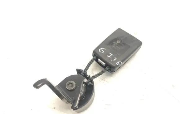 Volkswagen Golf Plus Rear seatbelt buckle 5M0857753E 34025549