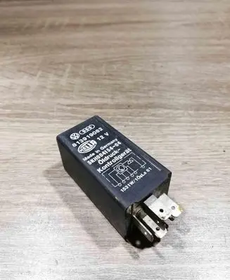 Audi 80 90 B3 Other relay 813919082 5KH00415404