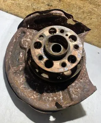 Mercedes-Benz E W211 Rear wheel hub