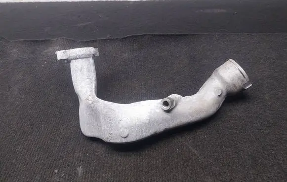 Mercedes-Benz E AMG W211 Engine coolant pipe/hose A2732001218