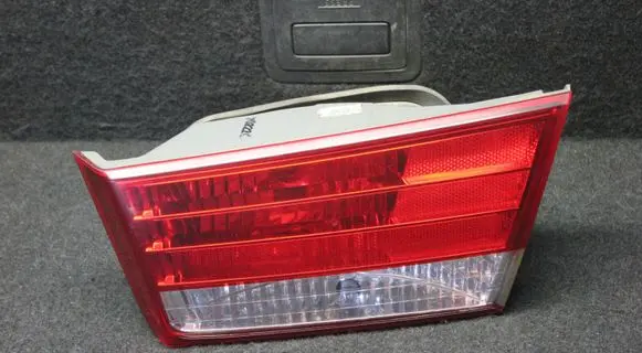 Hyundai Sonata Tailgate rear/tail lights