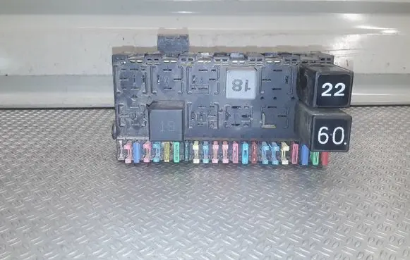 Volkswagen Transporter - Caravelle T4 Fuse module 357937039
