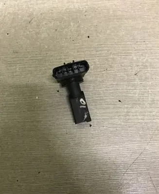 Toyota Avensis Verso Mass air flow meter 2220427010