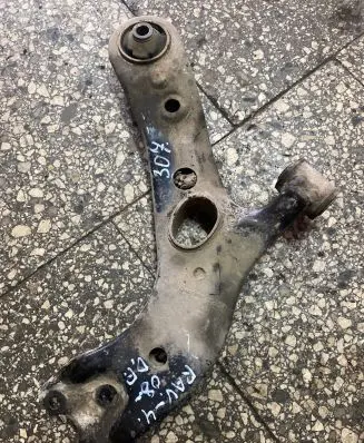 Toyota RAV 4 (XA30) Front lower control arm/wishbone