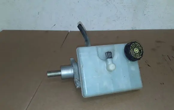 Renault Master III Master brake cylinder 03350890491