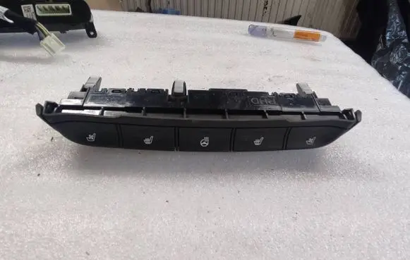 Hyundai Santa Fe Seat heating switch 93600S1900 0000027 180427
