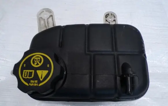 Opel Mokka Coolant expansion tank/reservoir 95201979