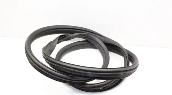 Toyota Aygo X Rubber seal rear door 